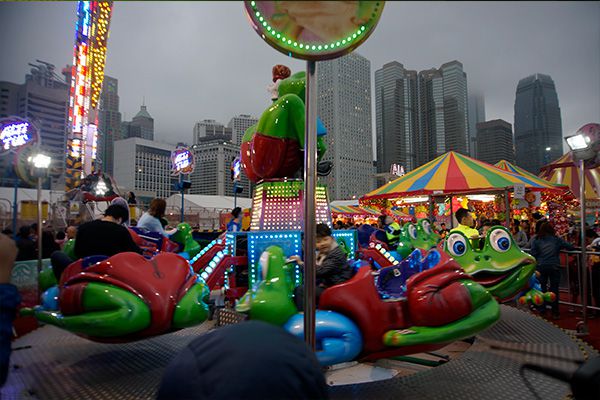 2018赏金船长官方网站照明的娱乐灯用在香港中环佳年华展示